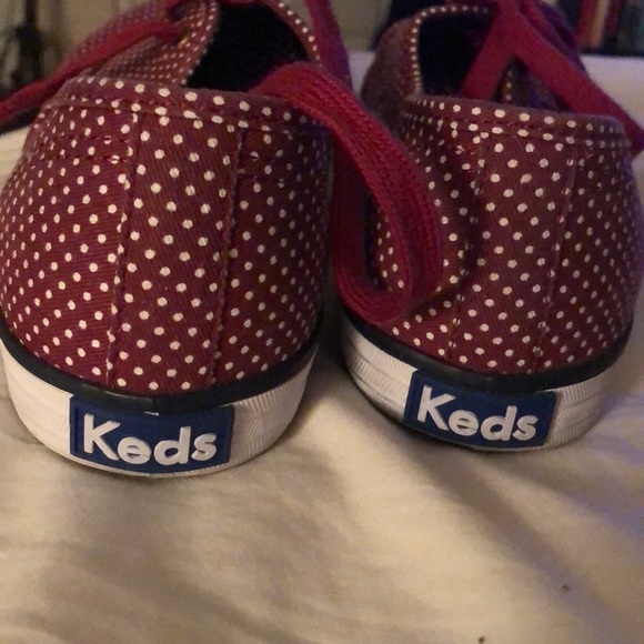 Keds - burgundy polka dots 💕 - Picture 2 of 5